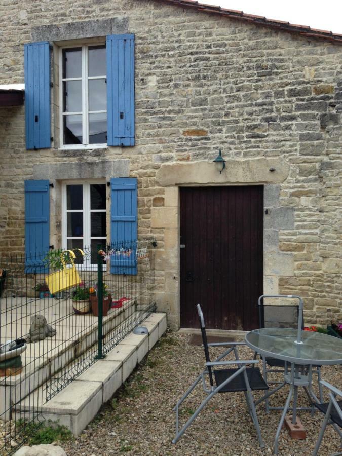 Saint-Fraigne Le Petit Bijou B&B 외부 사진